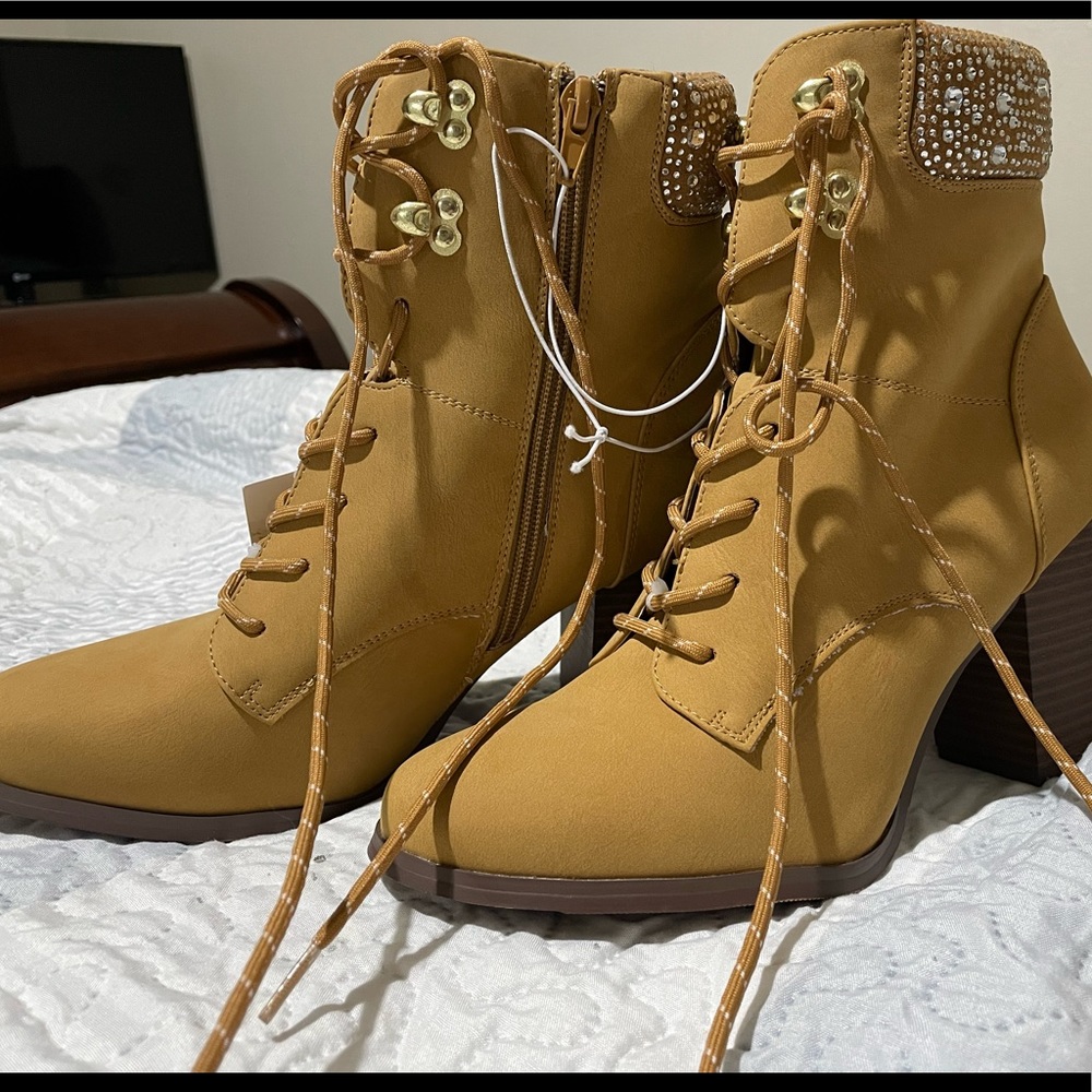 XOXO Ankle boots